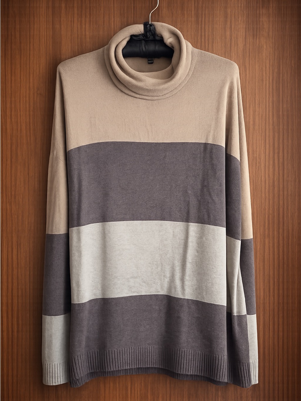 LONG TALL SALLY OVERSIZED SWEATER SIZE SMALL